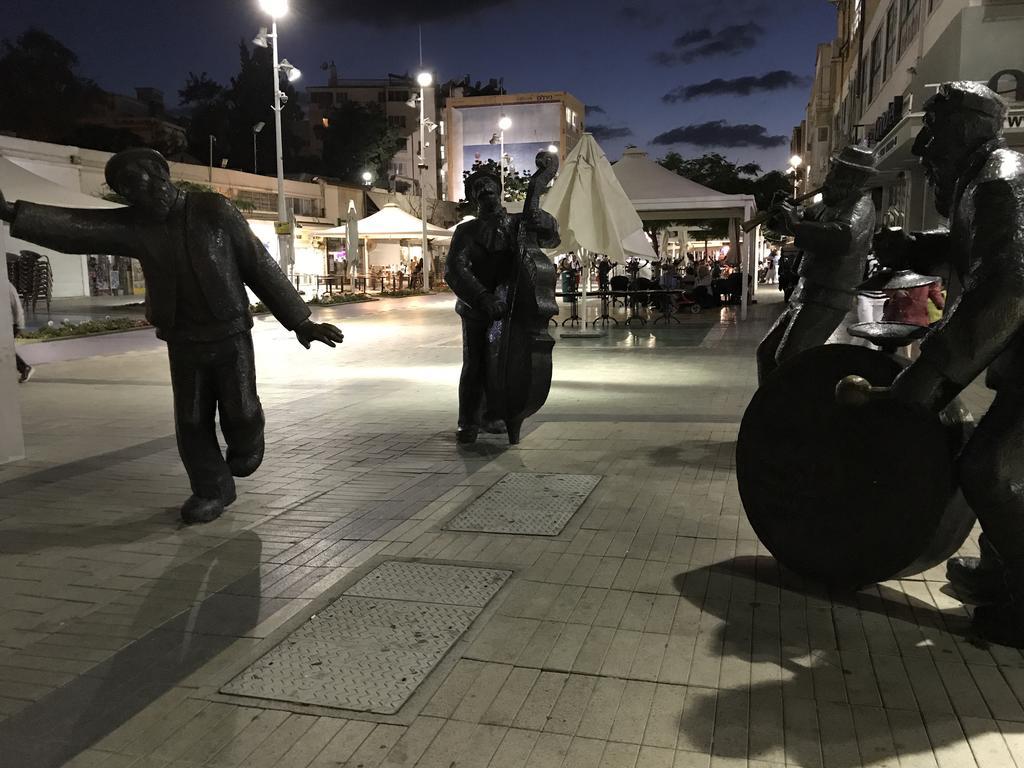 Netanya Motel Pierre Экстерьер фото