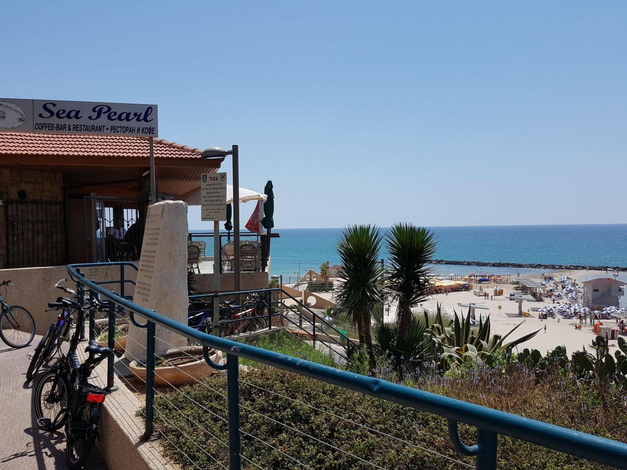 Netanya Motel Pierre Экстерьер фото