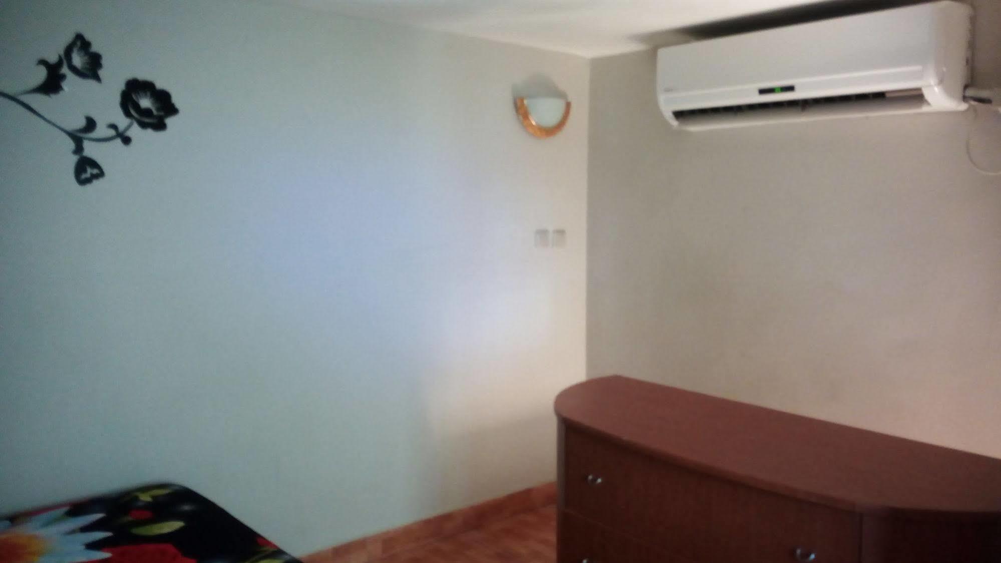 Netanya Motel Pierre Экстерьер фото