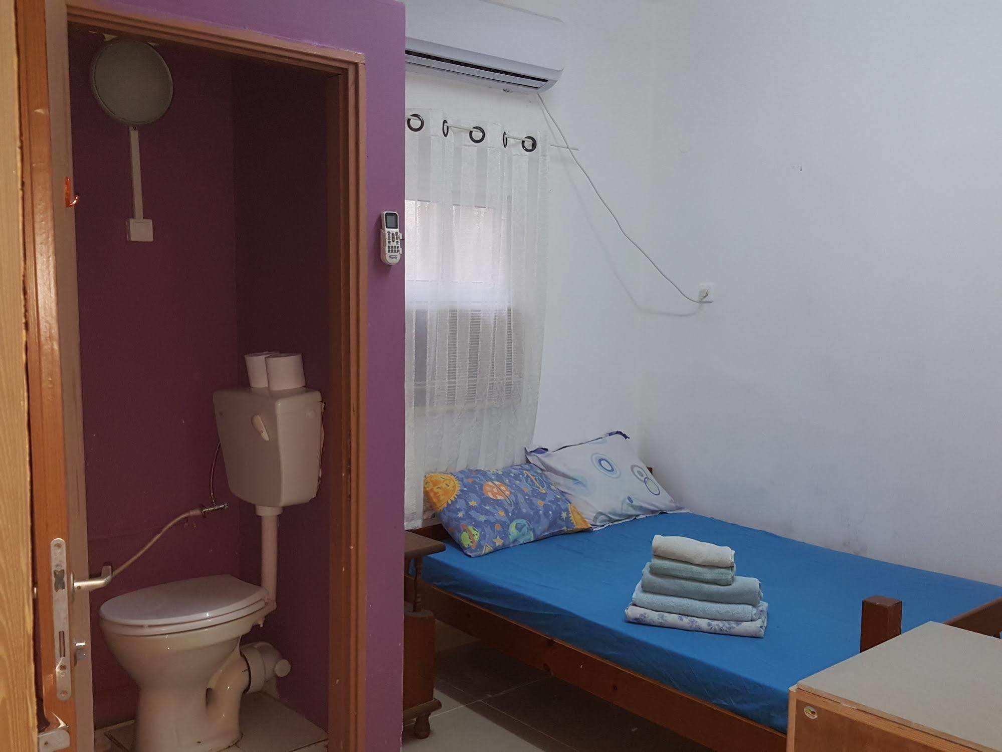 Netanya Motel Pierre Экстерьер фото